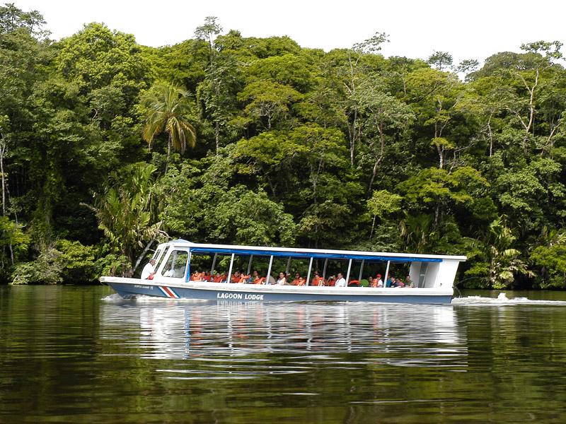 travel to costa rica by boat
