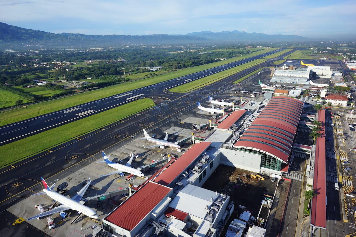 Liberia International Airport to Tamarindo Beach: Inbound/Outbound Private Shuttle $135